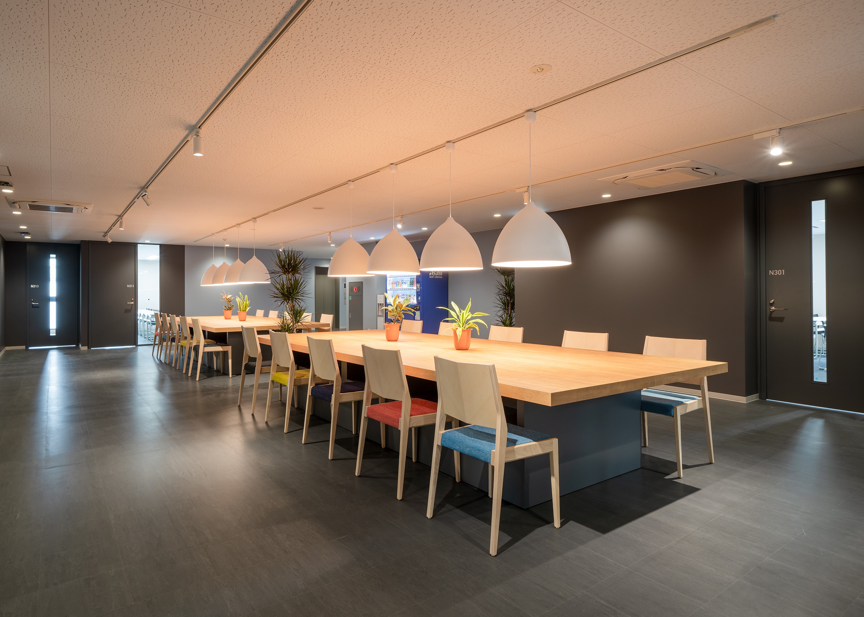 株式会社WE WORLD カフェスペース